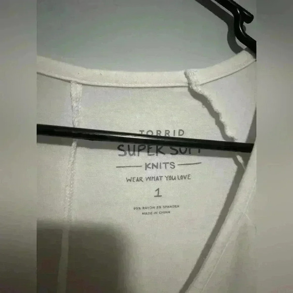 Torrid Favorite Tunic Super Soft V-Neck Tunic Tee Womens Size Plus 1X - Picture 2 of 7